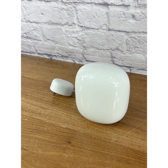 Google Nest WiFi Pro G6ZUC GA03030-US Wi-Fi 6E Router Snow - Picture 3 of 8